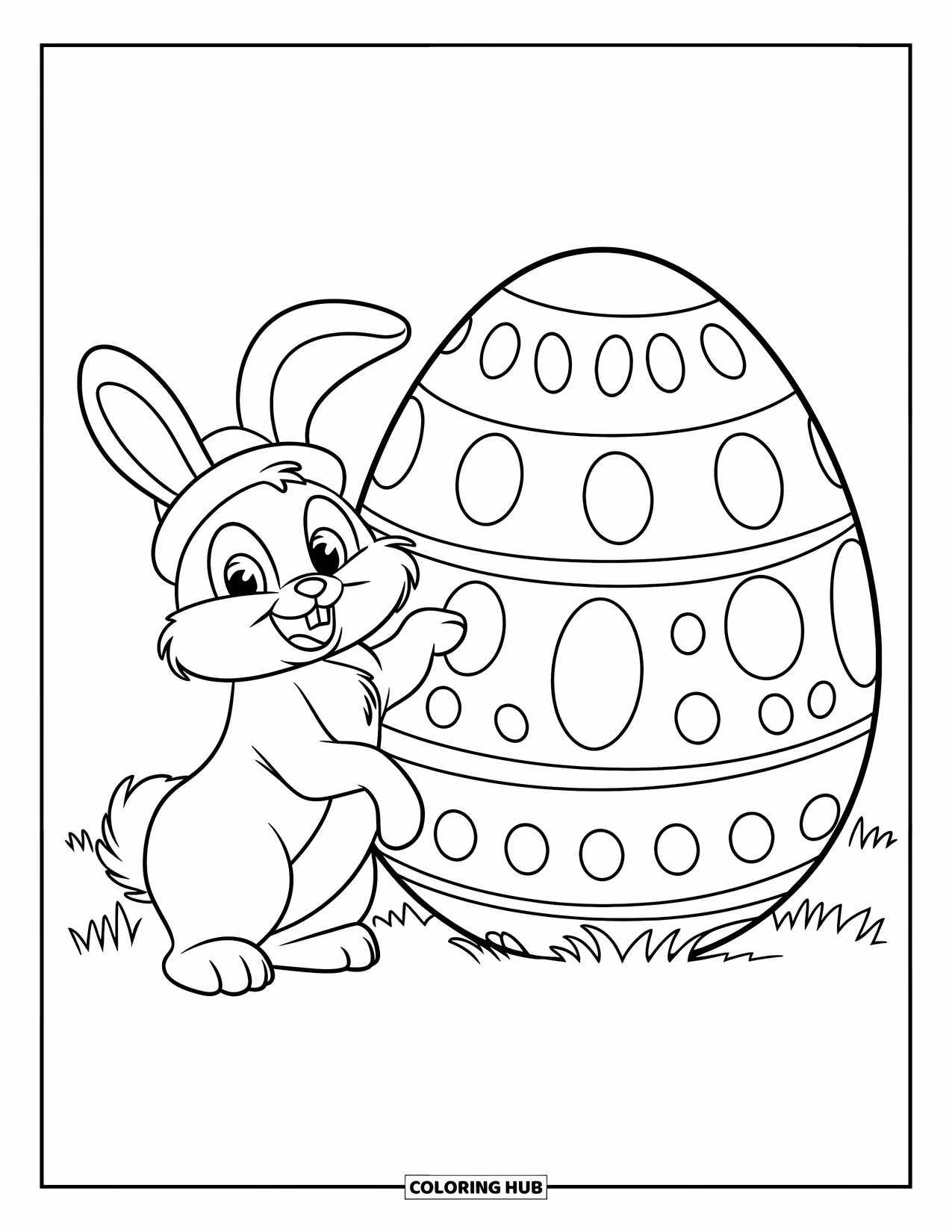 Kolorowanka z Królikiem dla Dzieci: Puszysty króliczek stoi obok gigantycznego jajka wielkanocnego ozdobionego kolorowymi wzorami