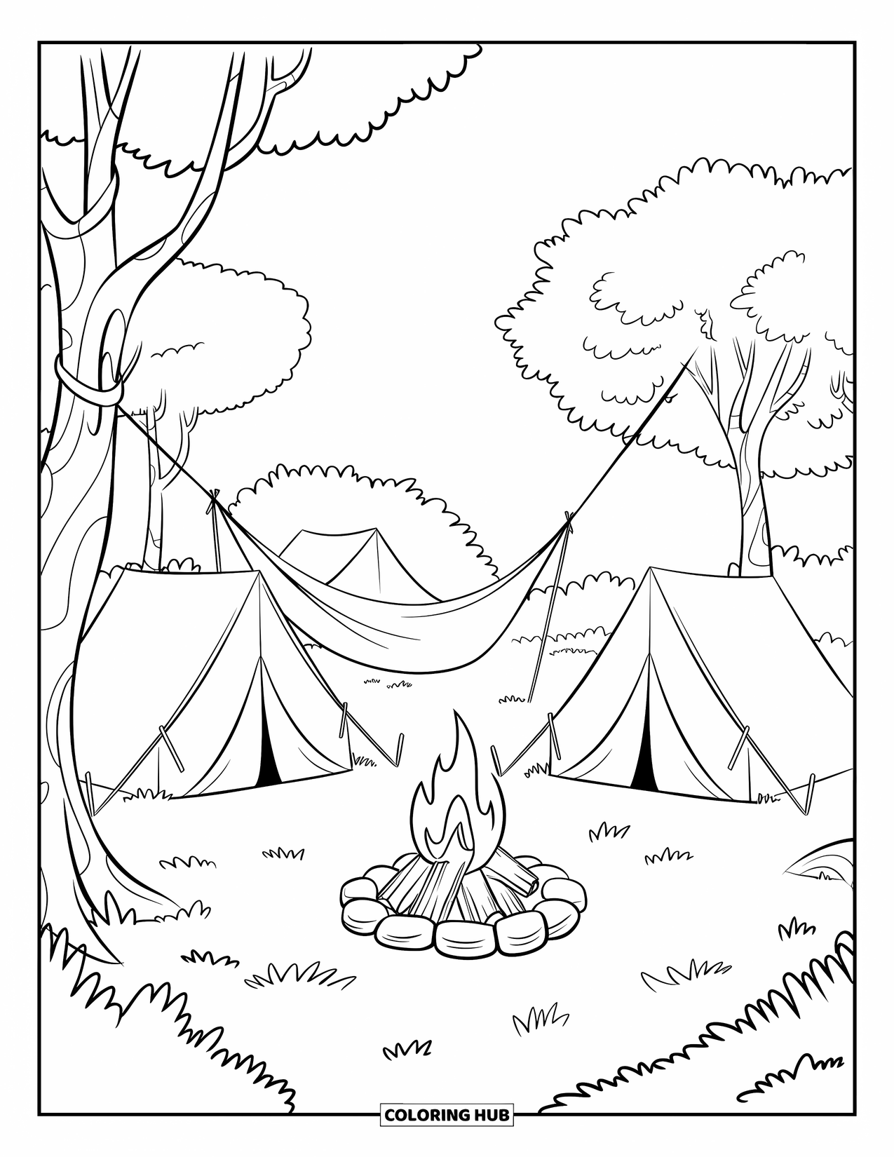 Desenho de Acampamento para Crianças: Um acampamento tranquilo com duas barracas, uma rede e toras cercando uma fogueira