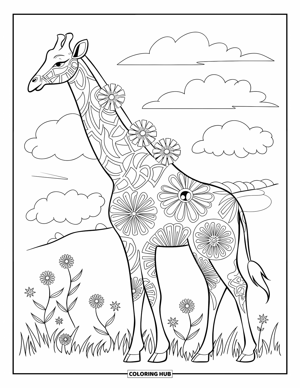 Disegno di giraffa da colorare per adulti: una giraffa con motivi floreali sul corpo, in piedi tra fiori di campo e nuvole soffici