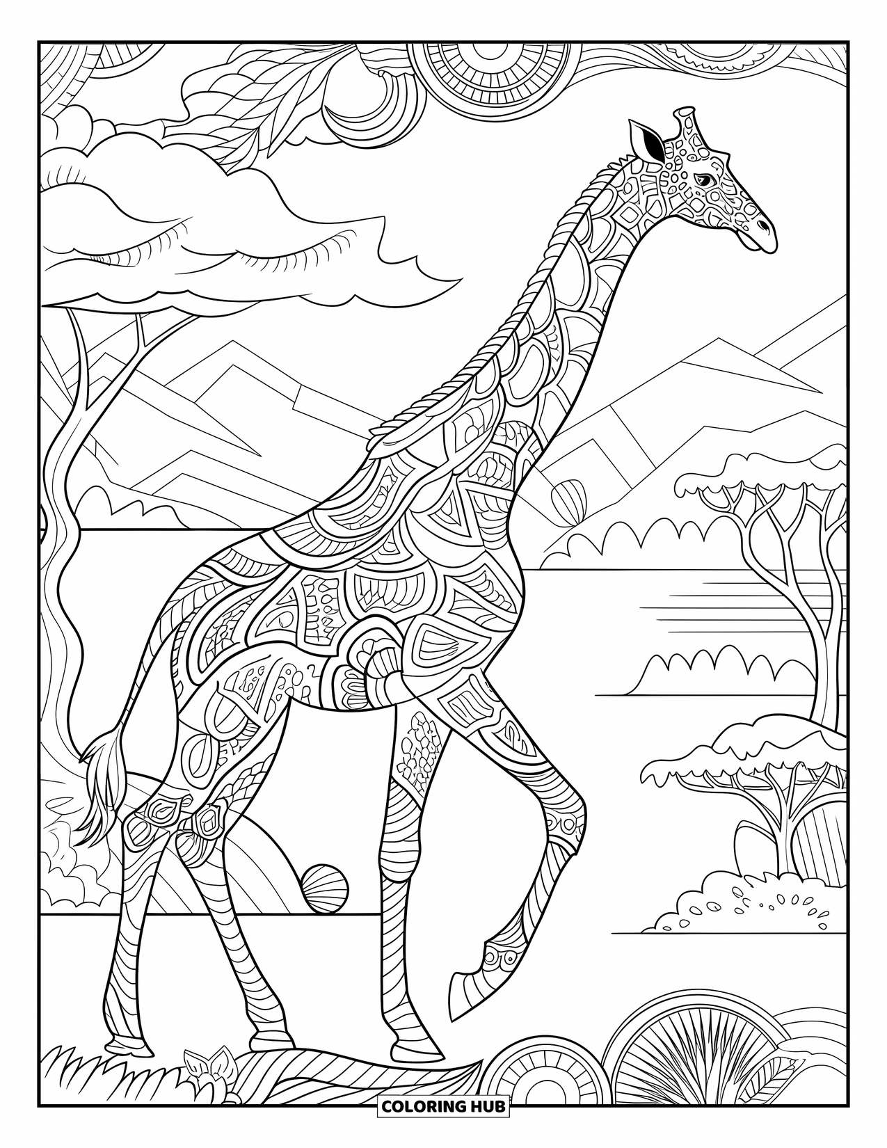Disegno di giraffa da colorare per adulti: una giraffa con disegni intricati, in piedi in un vasto paesaggio di montagne e acqua