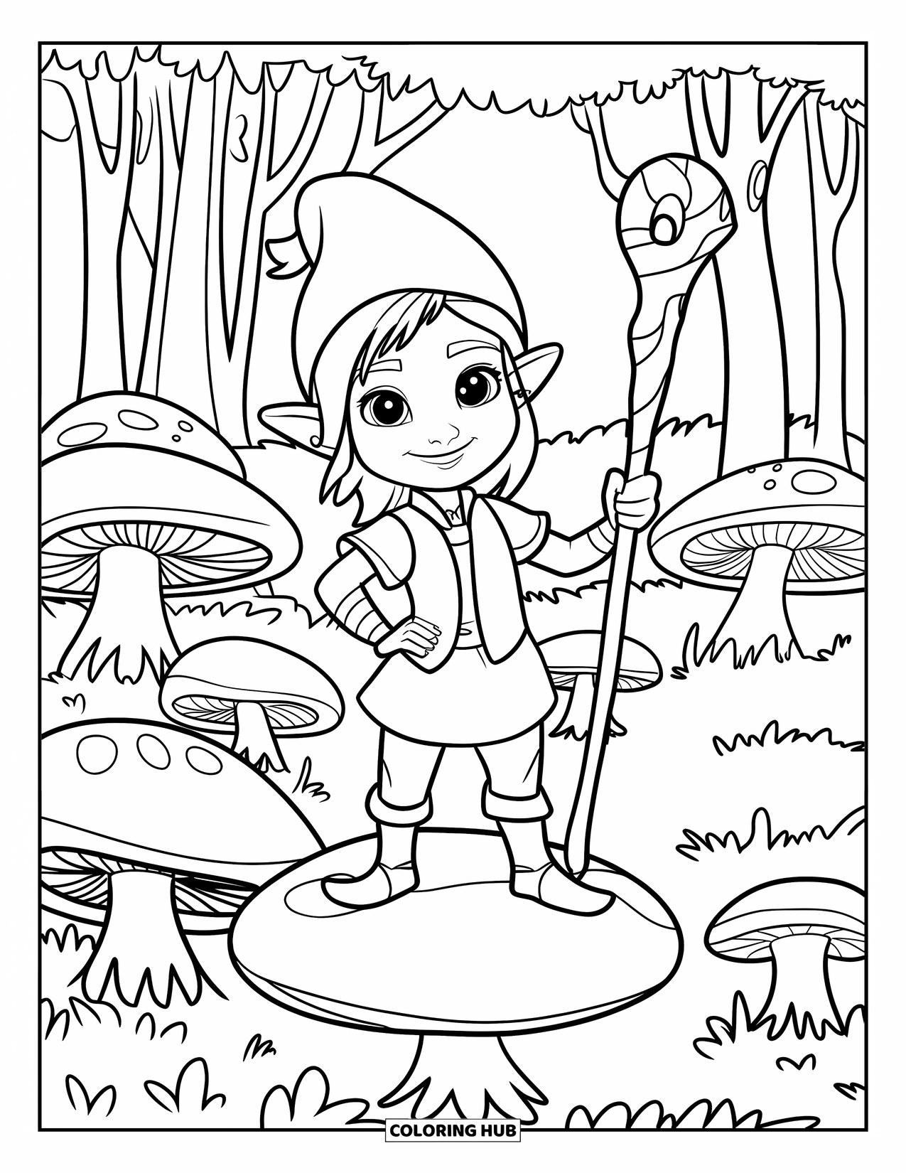 Desen de colorat cu o gnomiță pentru copii: O gnomiță cu părul verde mânuiește un toiag, stând printre ciuperci uriașe
