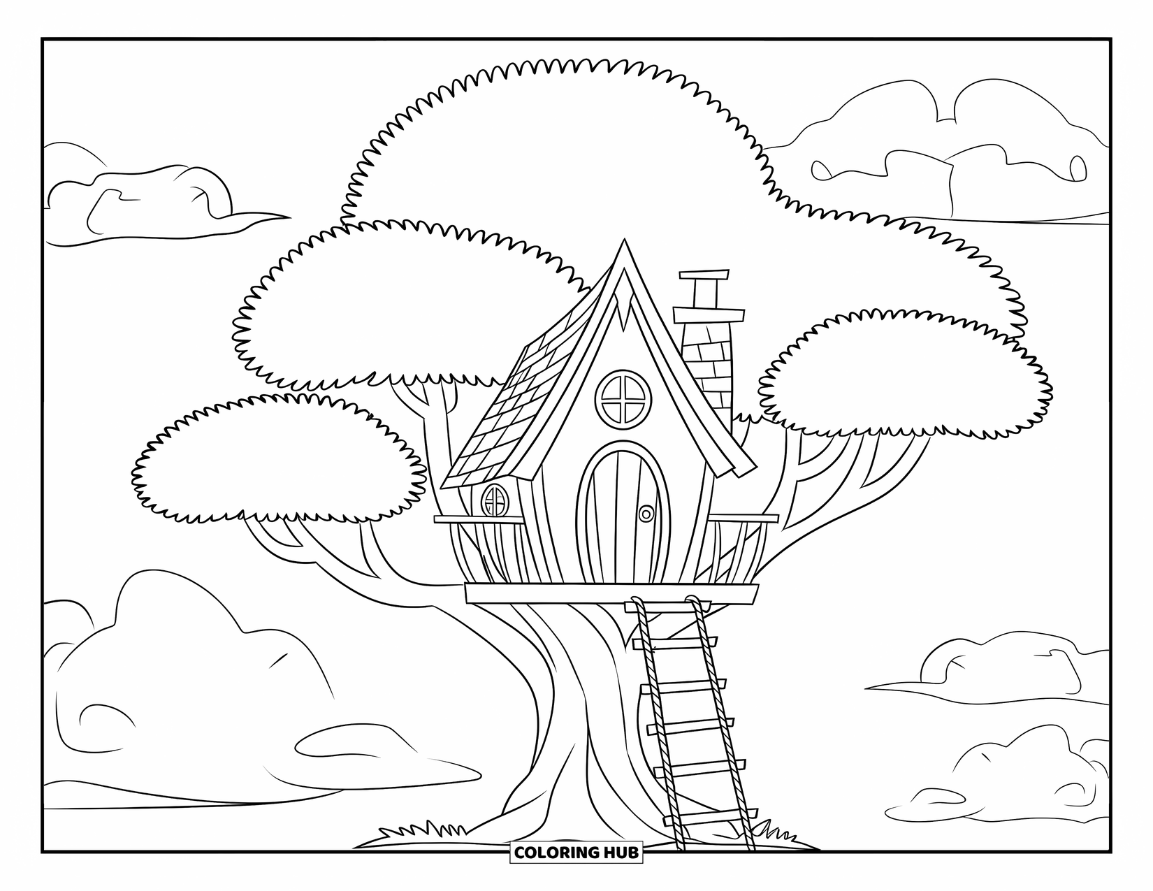 Desen de colorat cu natură pentru copii: O căsuță de lemn în copac cu o scară de frânghie și un coș de fum se află printre ramuri groase și răsucite
