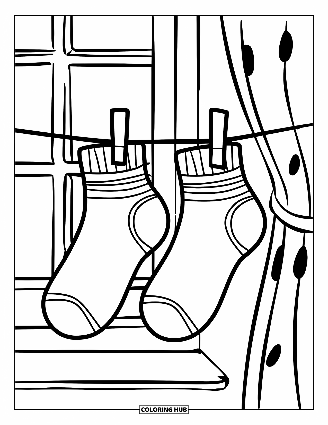 Sok Kleurplaat voor Kinderen: Een paar enkelsokken hangend bij een raam, met een gordijn dat zachtjes achter hen wappert