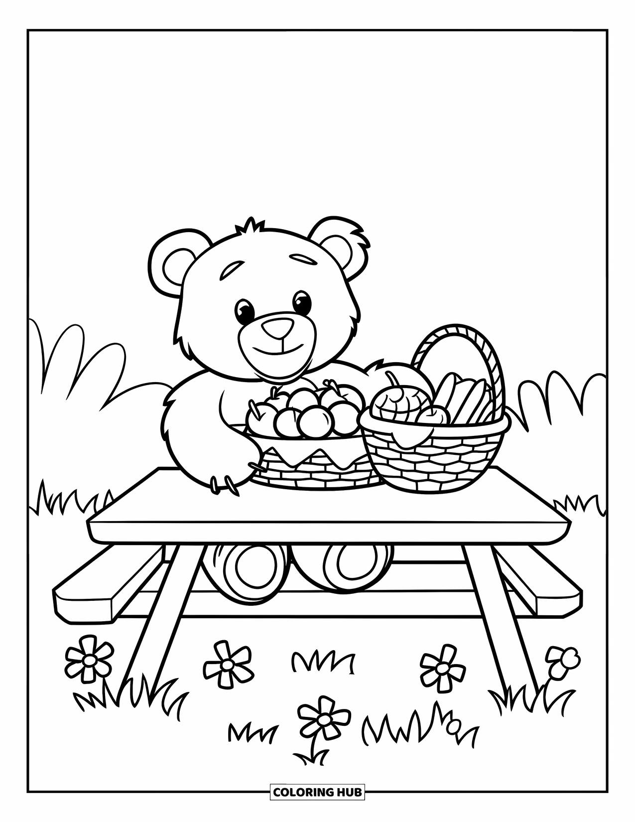 Teddybeer Kleurplaat voor Kinderen: Een teddybeer deelt een maaltijd aan een picknicktafel, omringd door eenvoudige bloemen en gras