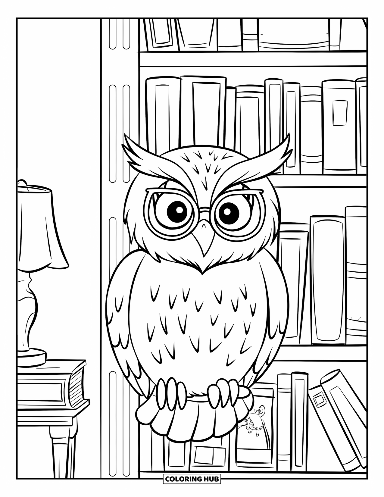 Boek Kleurplaat voor Kinderen: Een uil met een bril zit in een gezellige kamer vol boeken en een gloeiende lamp