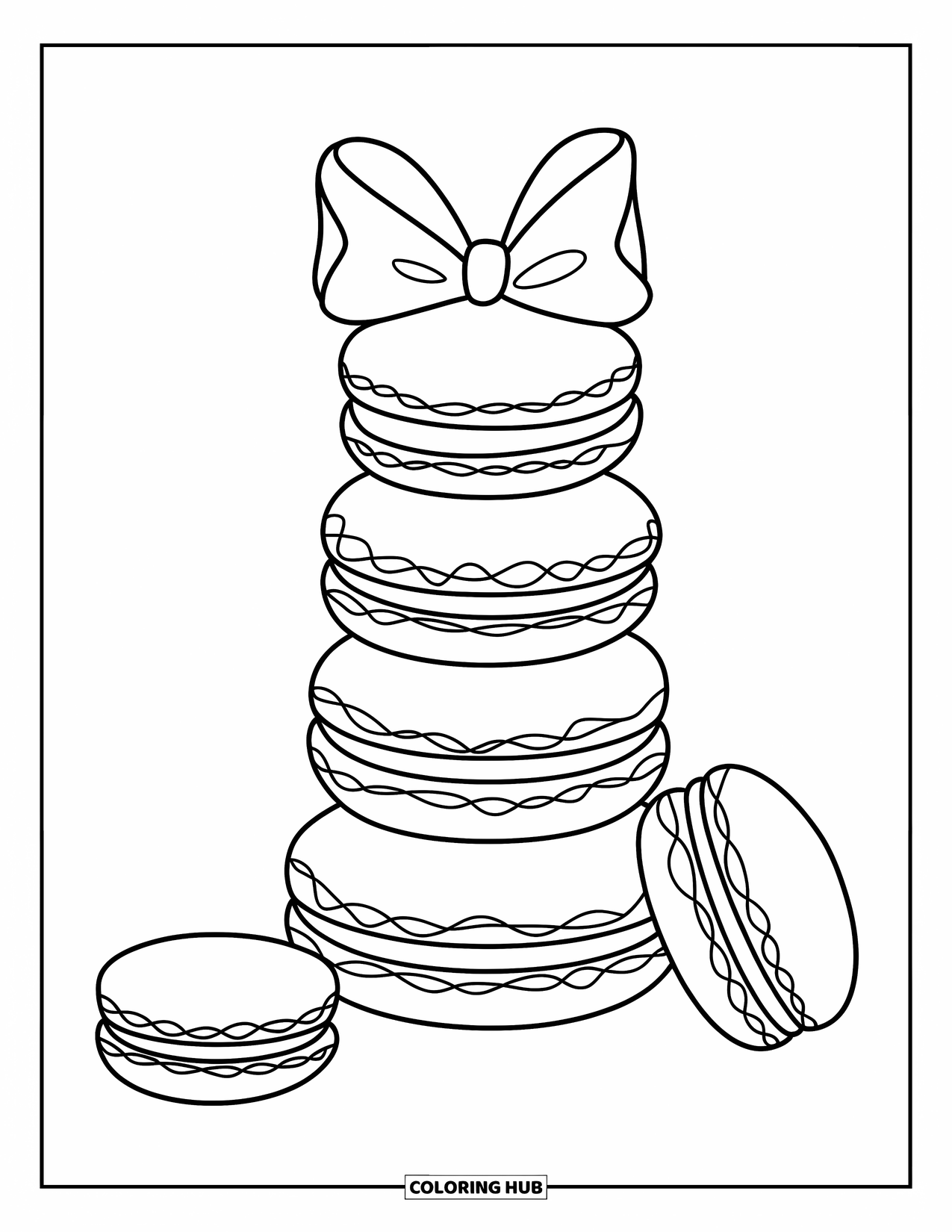 Dessert Kleurplaat voor Kinderen: Een macaron toren met extra koekjes eromheen rust op een schoon wit bord