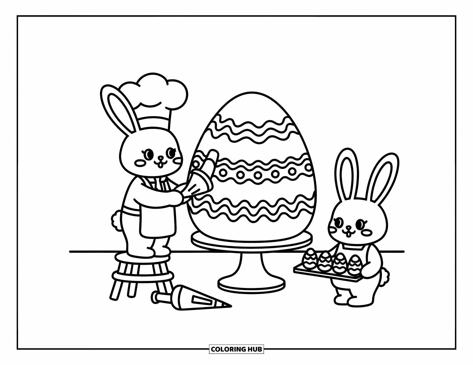 Kolorowanka z Królikiem Wielkanocnym dla dorosłych: Królik-szef kuchni stoi na stołku, dekorując gigantyczny tort z jajka wielkanocnego w przytulnej kuchni
