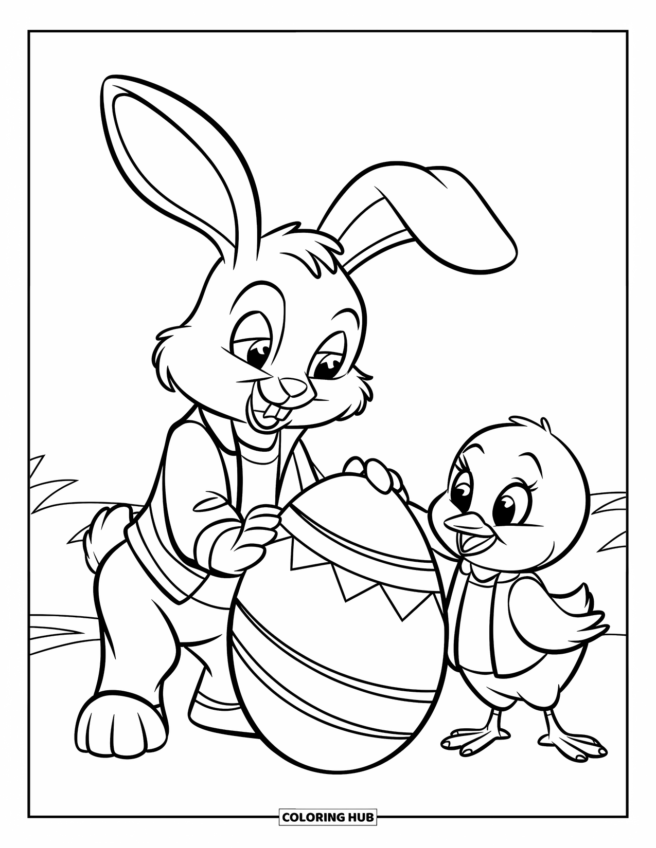 Kolorowanka z Królikiem Wielkanocnym dla dzieci: Królik i kurczaczek w strojach podziwiają wzorzyste jajko na trawiastym polu