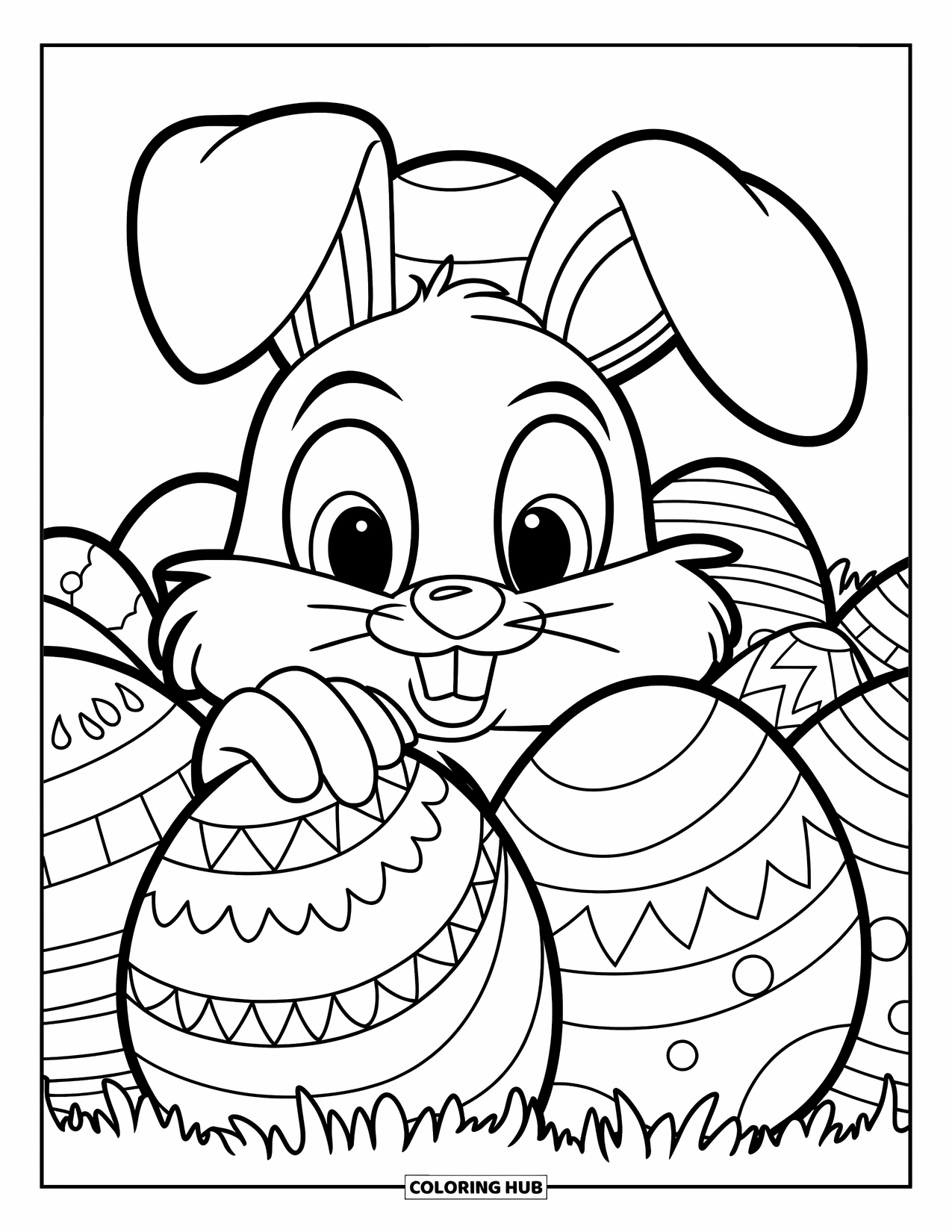 Kolorowanka z Królikiem Wielkanocnym dla dzieci: Królik z długimi uszami i kapeluszem chowa się za jajkami, trzymając łapę na wzorzystym jajku