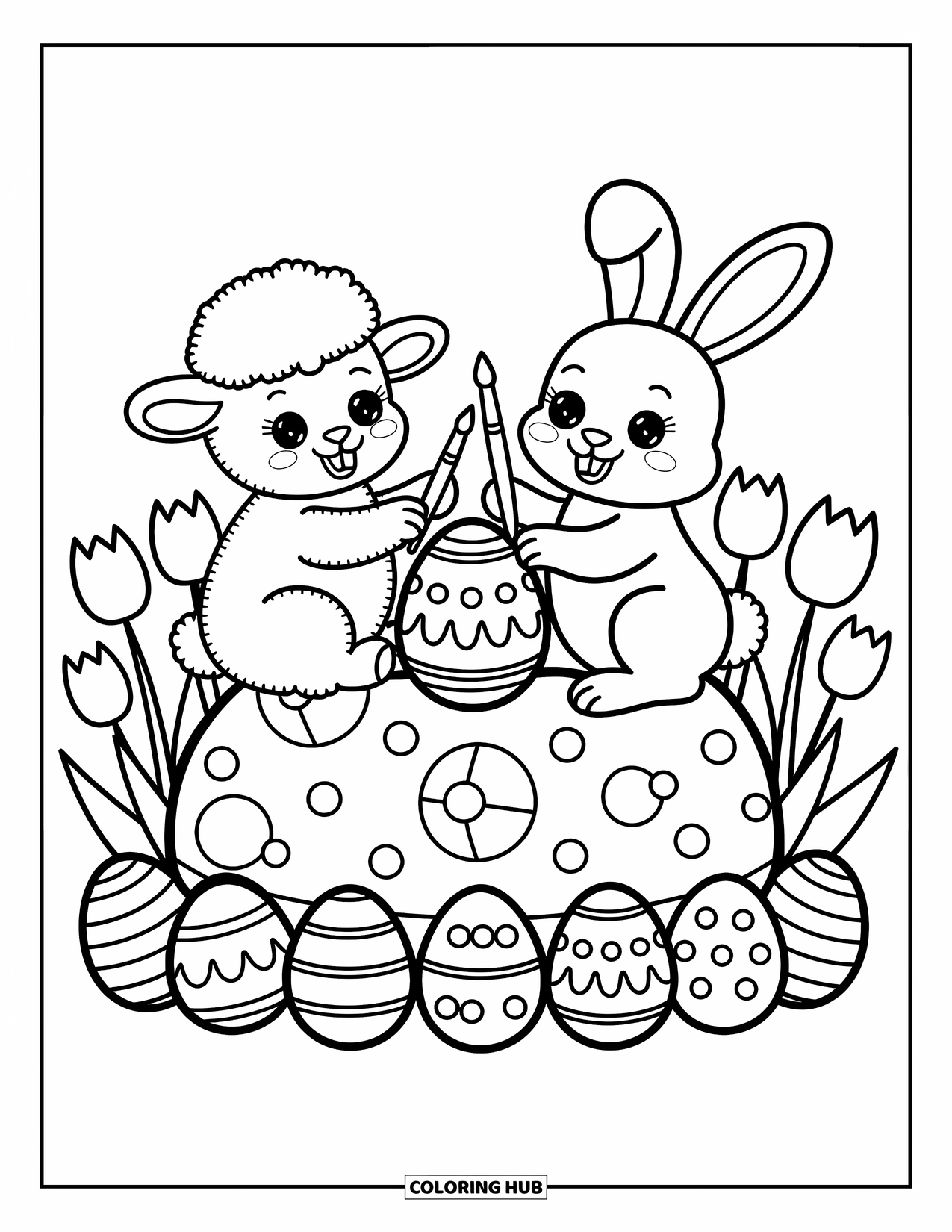 Kolorowanka wielkanocna dla dorosłych: Królik i baranek siedzą na dużym jajku wielkanocnym, malując wzory maleńkimi pędzelkami i figlarnymi plamami