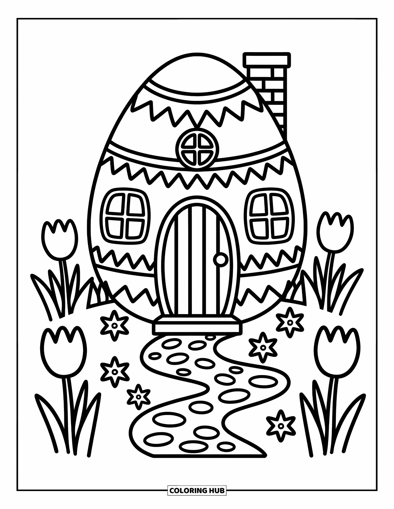 Kolorowanka wielkanocna dla dorosłych: Uroczy domek z jajka wielkanocnego z oknem w kształcie gwiazdy, małym kominem i ścieżką obsadzoną tulipanami