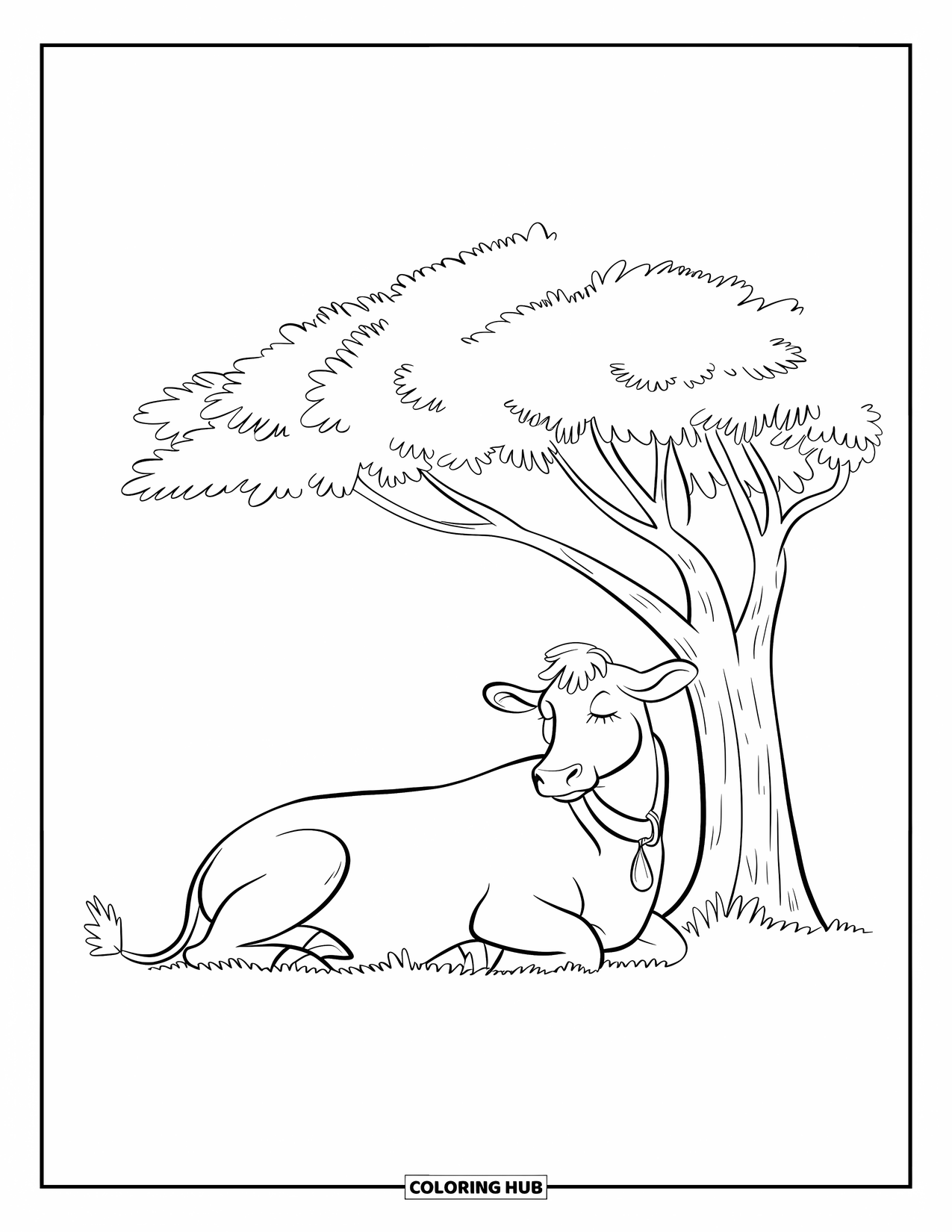 Kolorowanka ze zwierzętami gospodarskimi dla dzieci: Krowa leży spokojnie pod dużym drzewem z kilkoma gałęziami obok