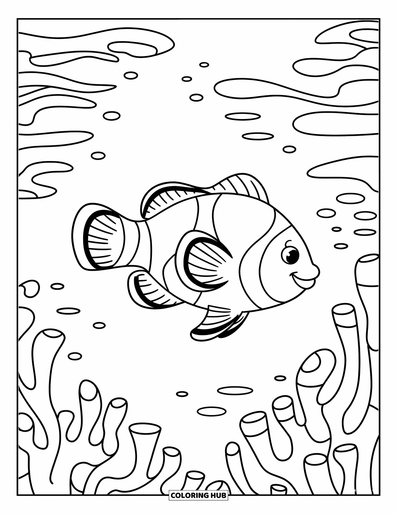 Fisch Ausmalbild für Kinder: Ein fröhlicher Clownfisch schwimmt zwischen wellenförmigen Korallen, umgeben von sanften Meeresströmungen