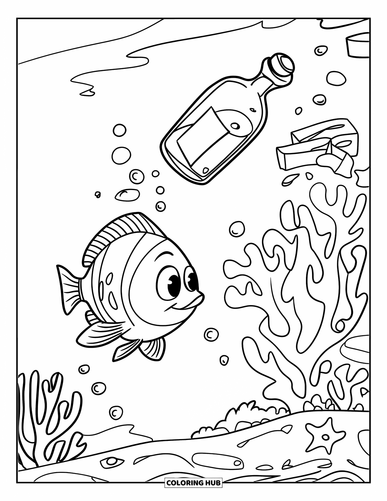 Fisch Ausmalbild für Kinder: Ein Fisch mit großen Augen beobachtet eine schwebende Flaschenpost in der Nähe eines Korallenriffs