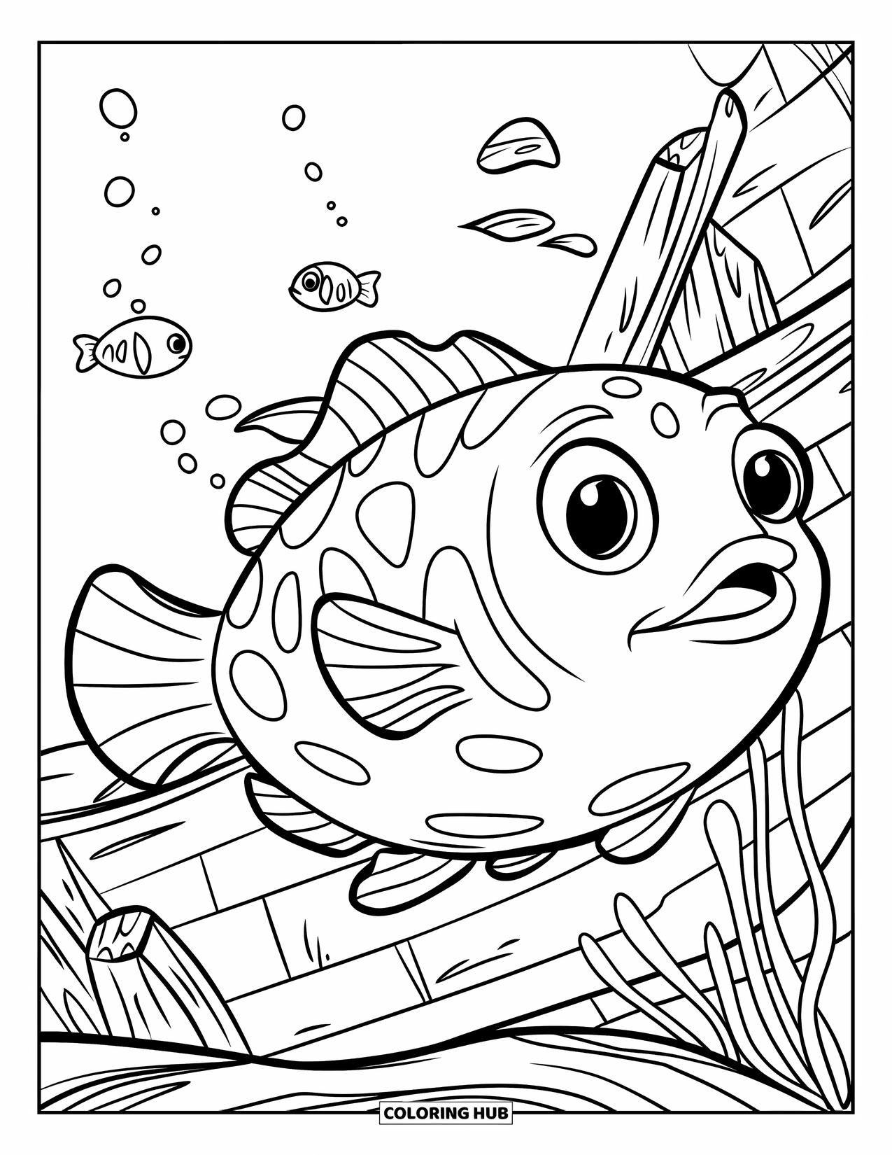 Fisch Ausmalbild für Kinder: Ein runder Kugelfisch treibt an einem Schiffswrack vorbei, umgeben von Algen und winzigen Fischen