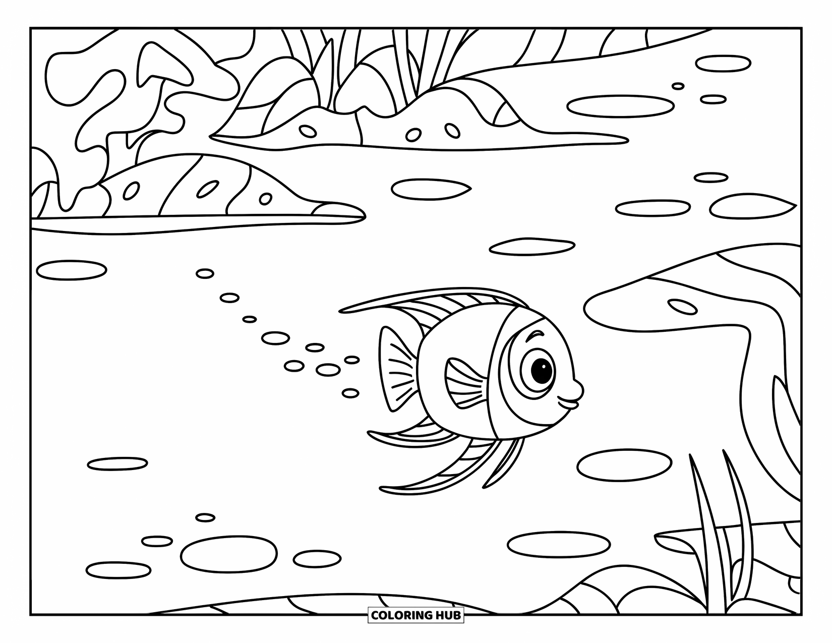 Fisch Ausmalbild für Kinder: Ein winziger Kaiserfisch schwimmt durch das Wasser und folgt einer Spur kleiner Blasen