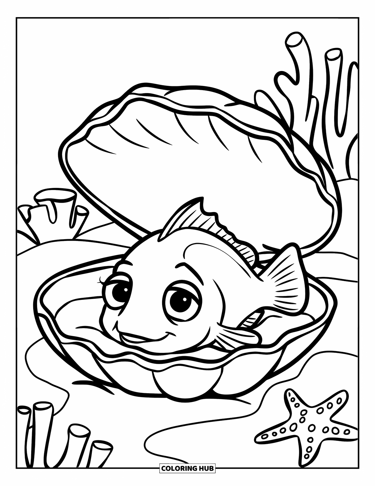 Fisch Ausmalbild für Kinder: Ein winziger Fisch liegt in einer offenen Muschelschale, umgeben von Seesternen und Korallenriffen