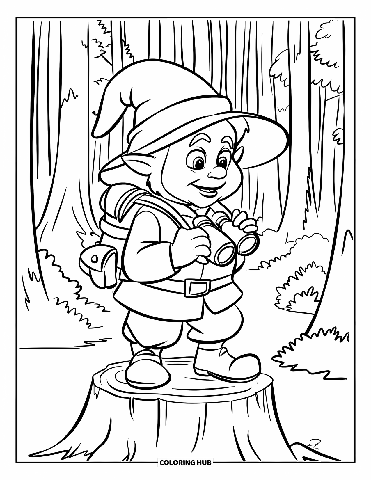 Desen de colorat cu gnom pentru copii: Un gnom explorator cu un rucsac și un binoclu stând pe un ciot de copac