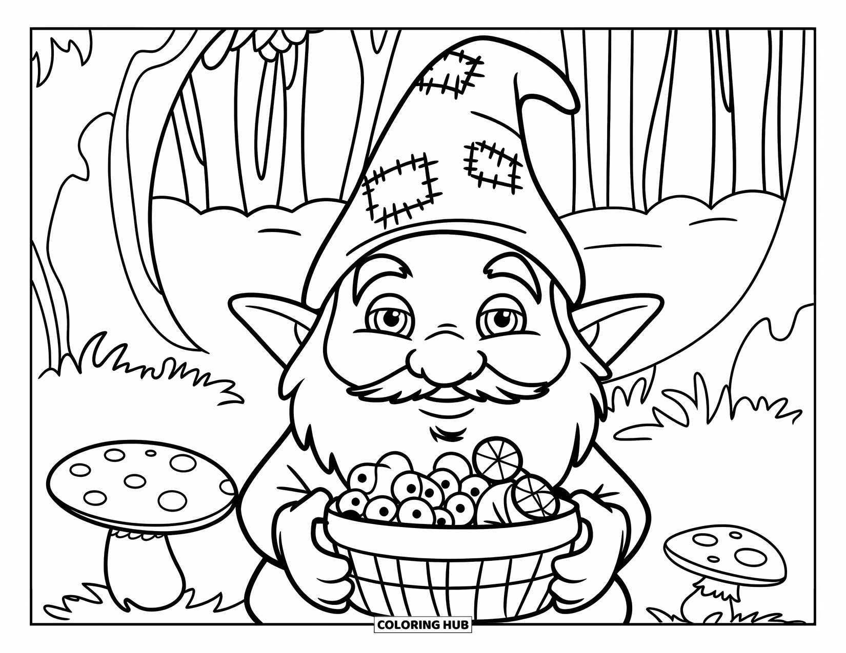 Desen de colorat cu gnom pentru copii: Un gnom cu un coș cu fructe de pădure stând într-o pădure cu o pălărie peticită