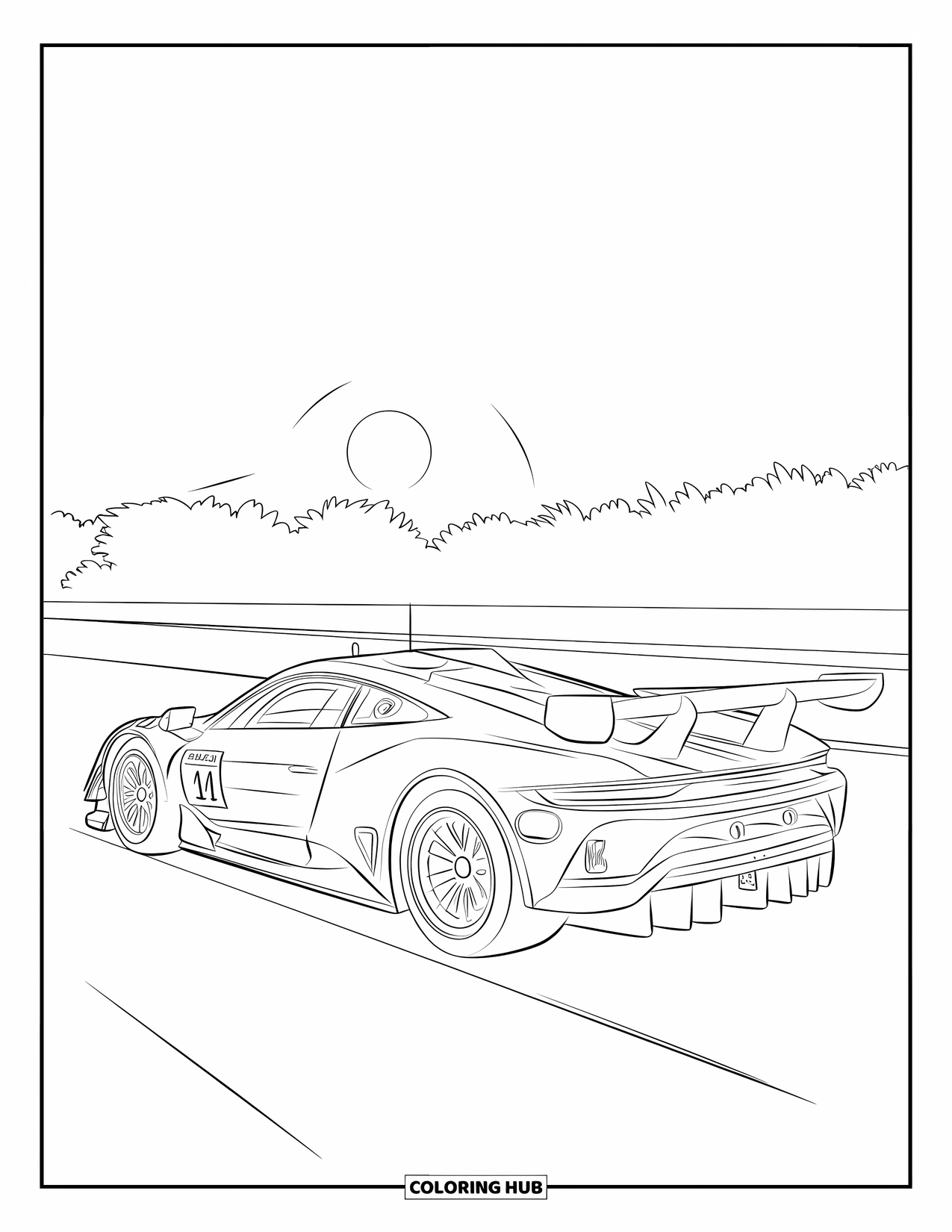 Raceauto Kleurplaat voor Kinderen: Een raceauto vanuit een driekwart hoek op een circuit met groen en een ondergaande zon