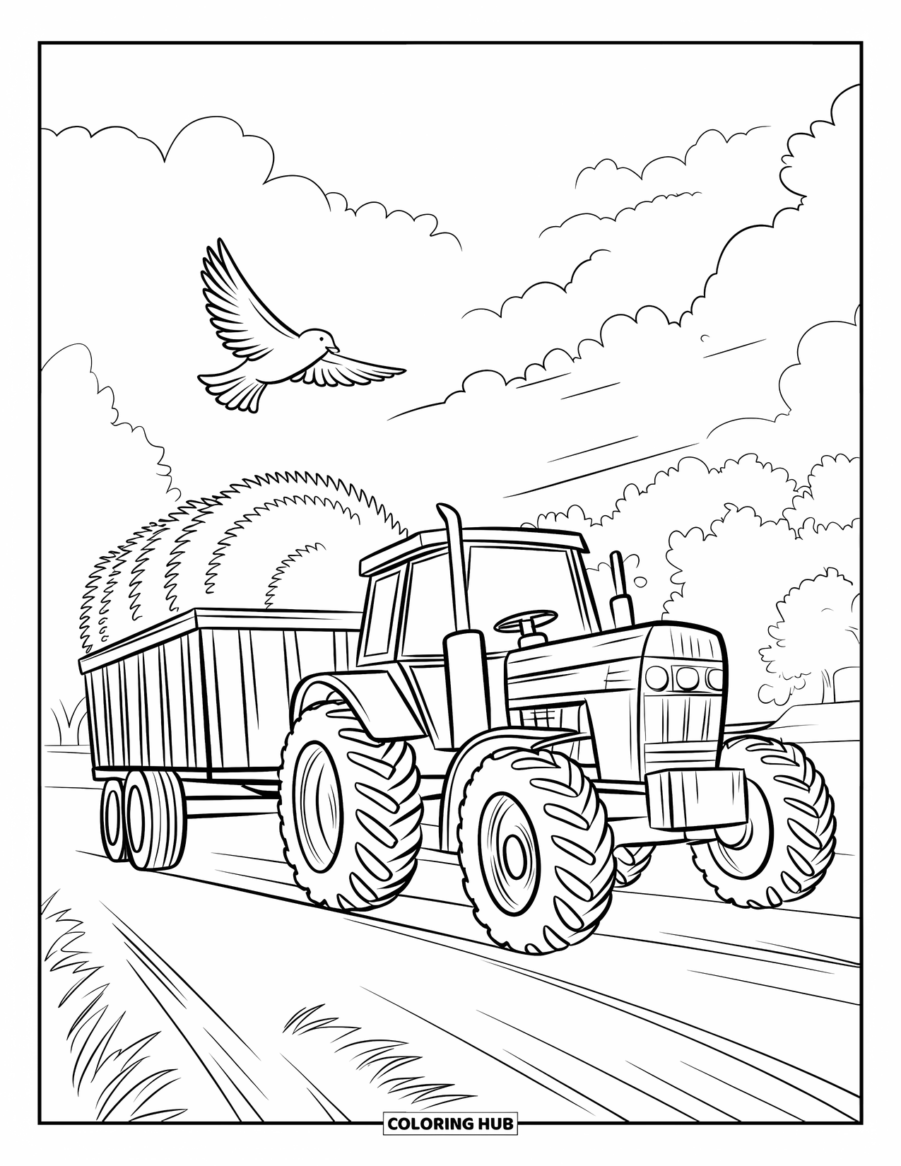 Dibujo de tractor para colorear para niños: Un tractor tira de un remolque de heno bajo un cielo nublado con árboles al fondo