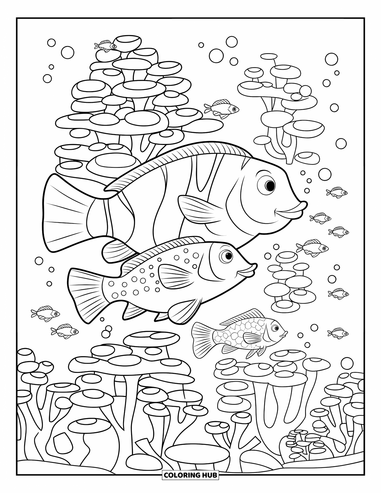 Kolorowanka Podwodny Świat dla dzieci: Trzy rybki z różnymi wzorami chowają się wśród raf koralowych