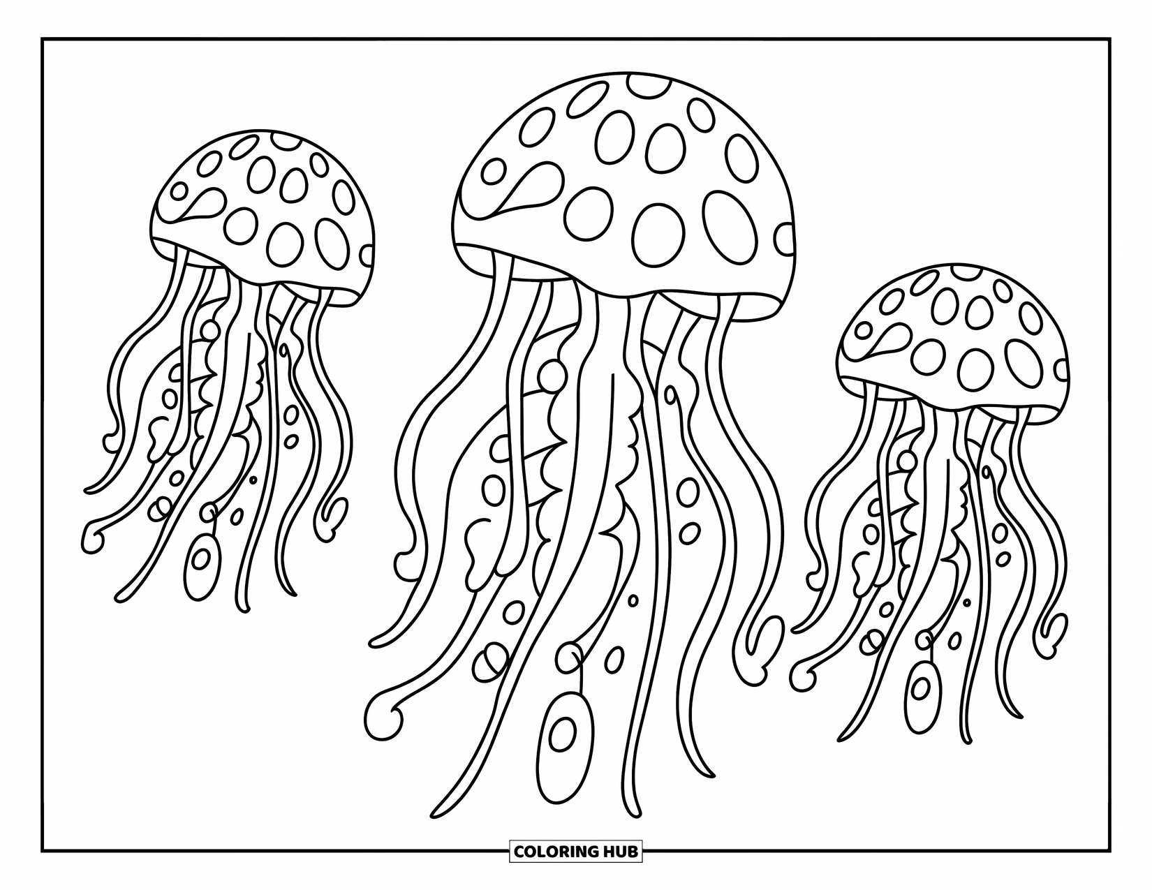 Kolorowanka Podwodny Świat dla dzieci: Trzy meduzy z okrągłymi ciałami i miękkimi mackami unoszą się delikatnie
