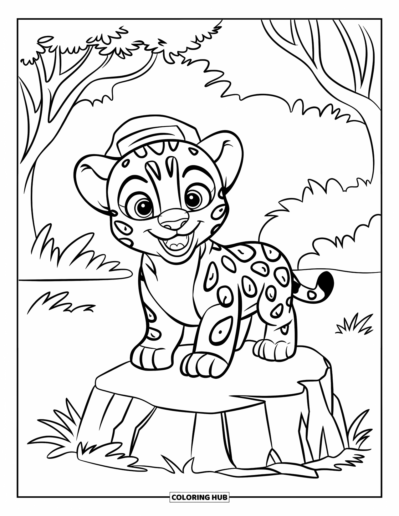 Jaguar Ausmalbild für Kinder: Ein Jaguarwelpe mit großen Augen und einem kleinen Hut lächelt auf einem Waldfelsen zwischen Bäumen und Pflanzen