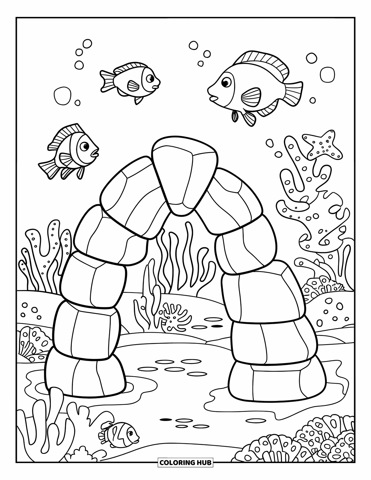 Coloriage Océan pour enfants : Une arche rocheuse s’élève sous l’eau avec un poisson, un crabe et une étoile de mer