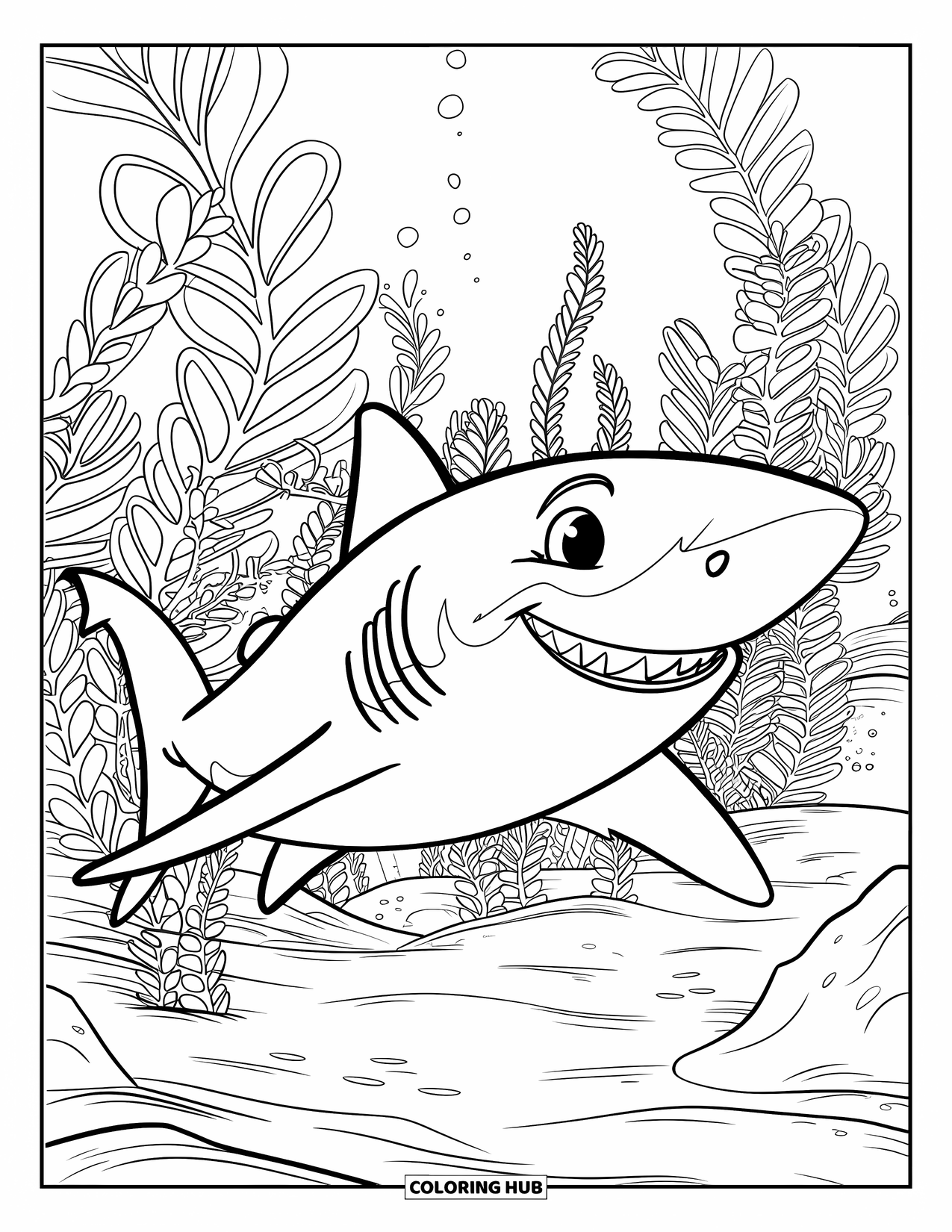 Hai Ausmalbild für Kinder: Ein fröhlicher Hai schwimmt in klarem Wasser zwischen hohem, belaubtem Tang