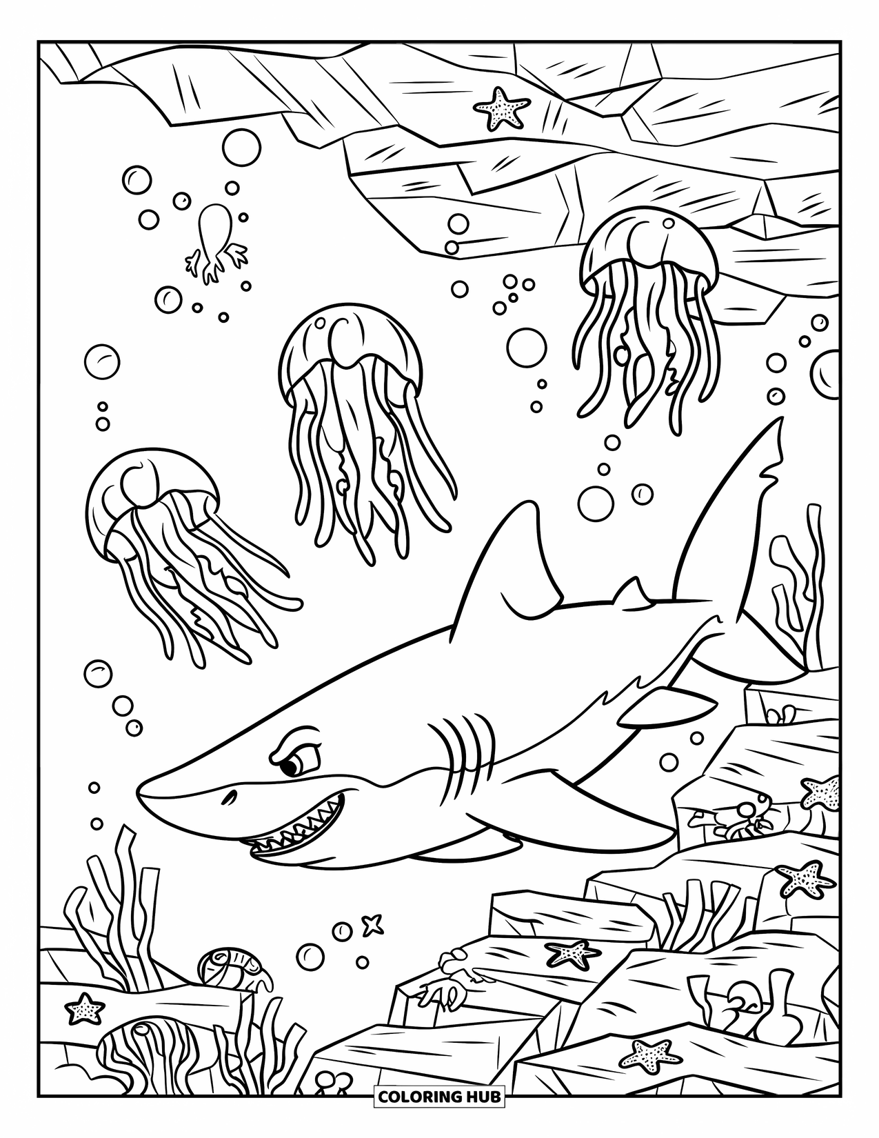 Hai Ausmalbild für Kinder: Ein lächelnder Hai schwimmt auf Quallen in einem lebhaften Meeresboden zu